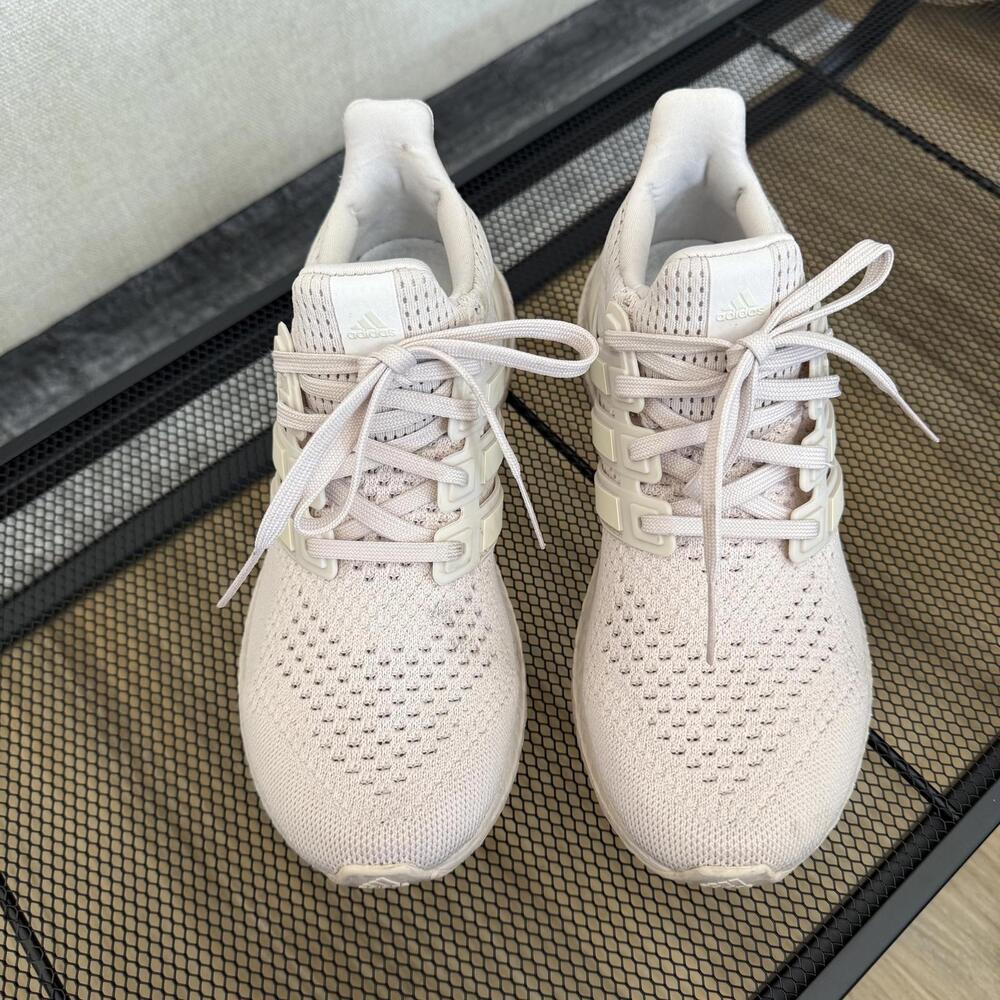 Adidas Women's Sneakers - Cream